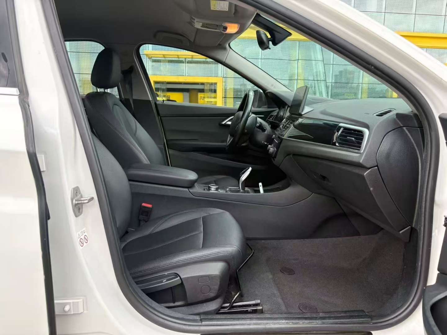 BMW 1 Series 120i M Sport Package 1.5T 6