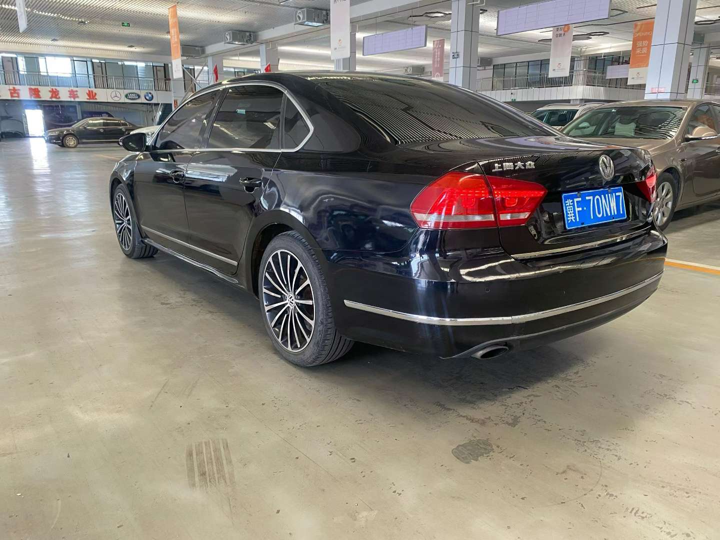 Volkswagen Passat 3.0L V6 8