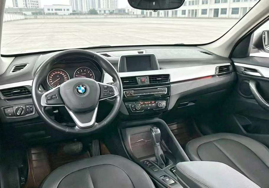 BMW X1 sDrive18Li 1.5T Style 5