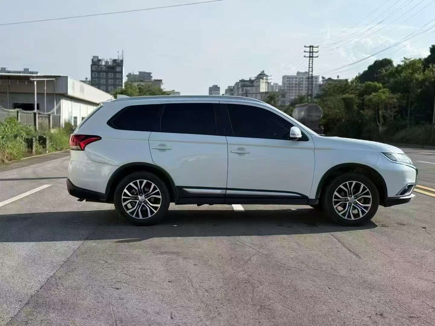 Mitsubishi Outlander 2019 2.0L 7-Seater 9