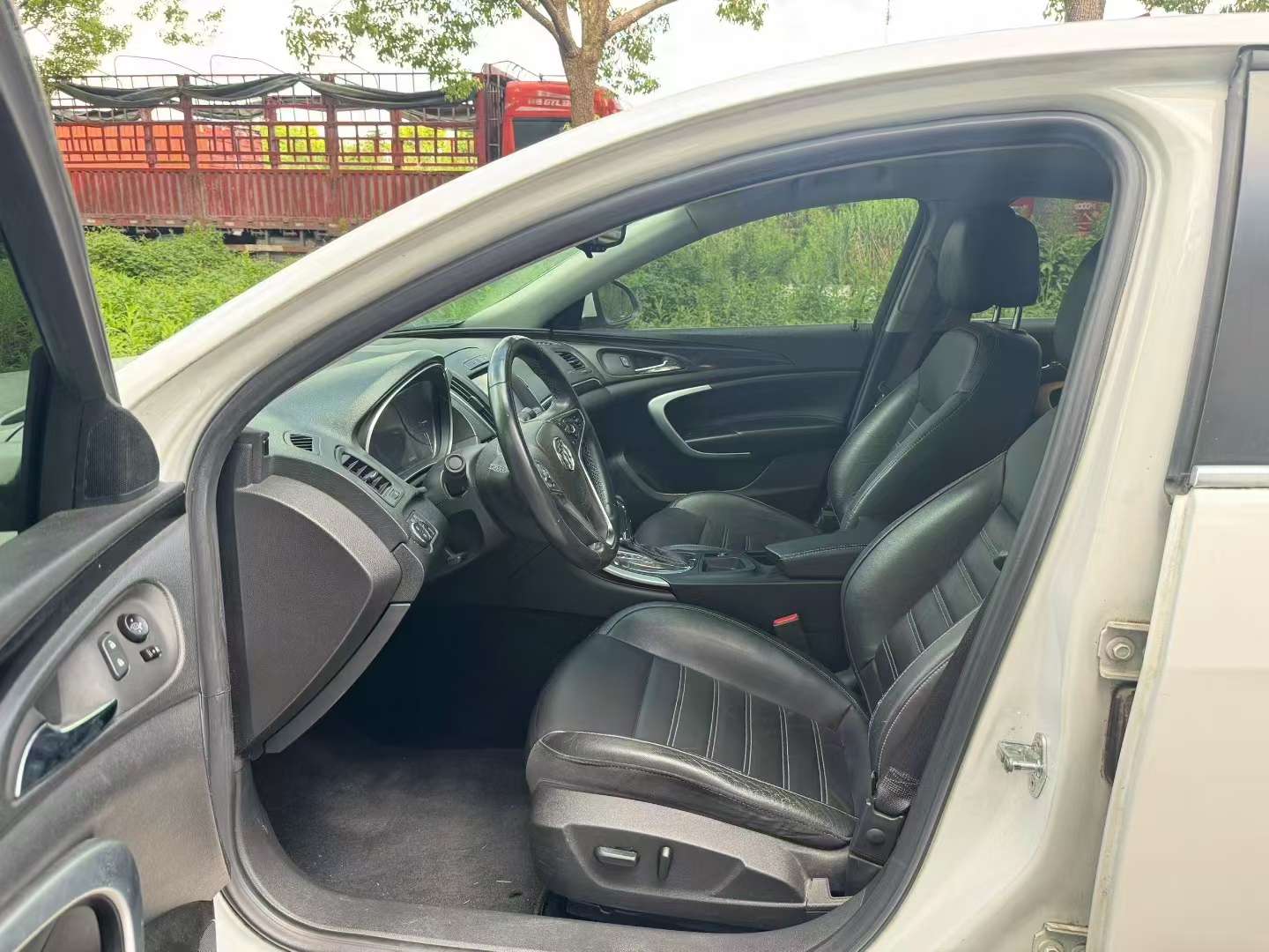 Buick Regal 4