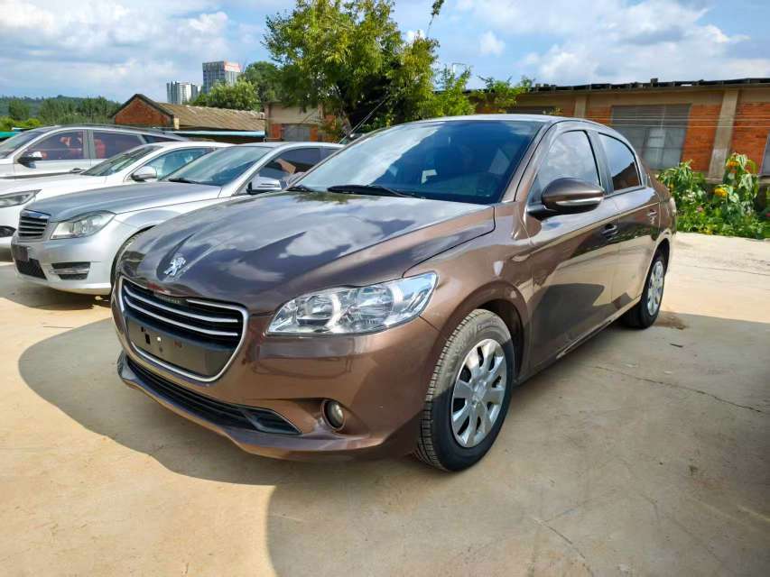 Peugeot 301 1.6L Automatic 2