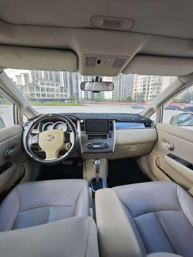 Nissan Tiida 2010 1.6L Automatic 3