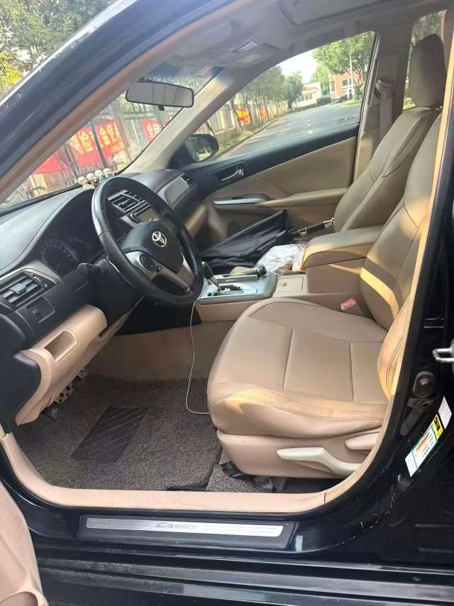 Toyota Camry 2013 Automatic Sunroof 2