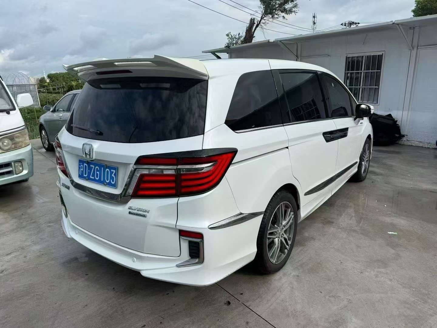 Honda Elysion 6