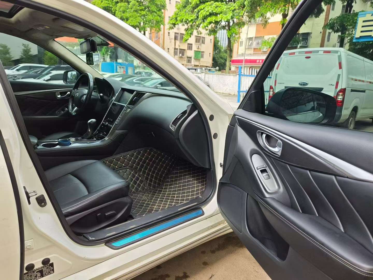 Infiniti Q50L 2.0T Comfort Edition 6