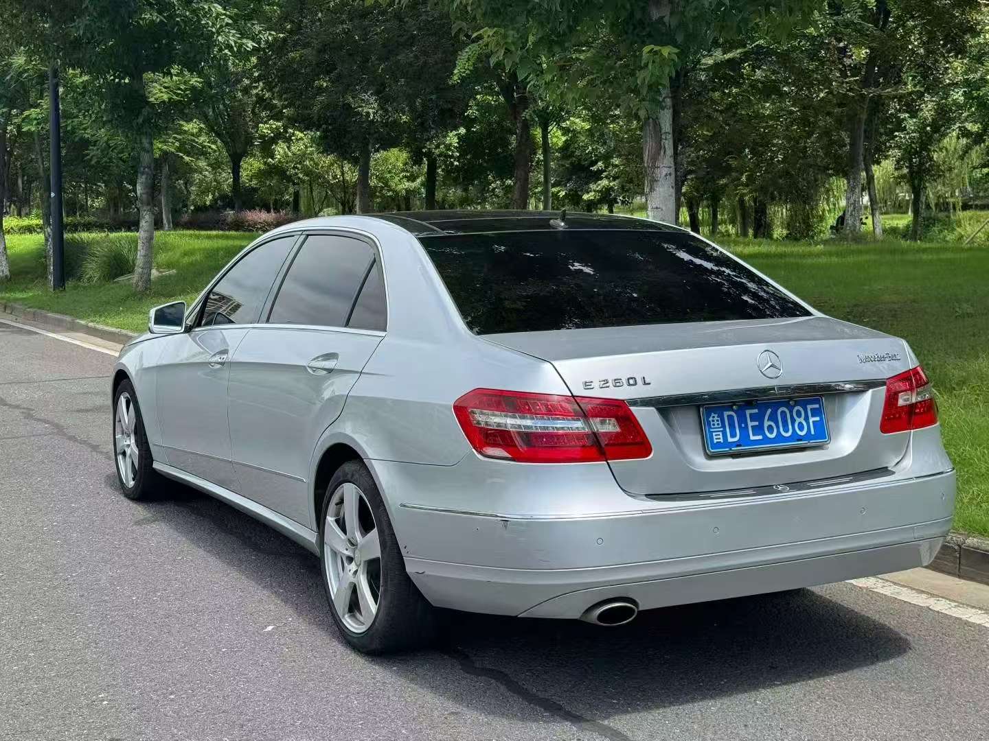 Mercedes-Benz E-Class 2013 E260 9