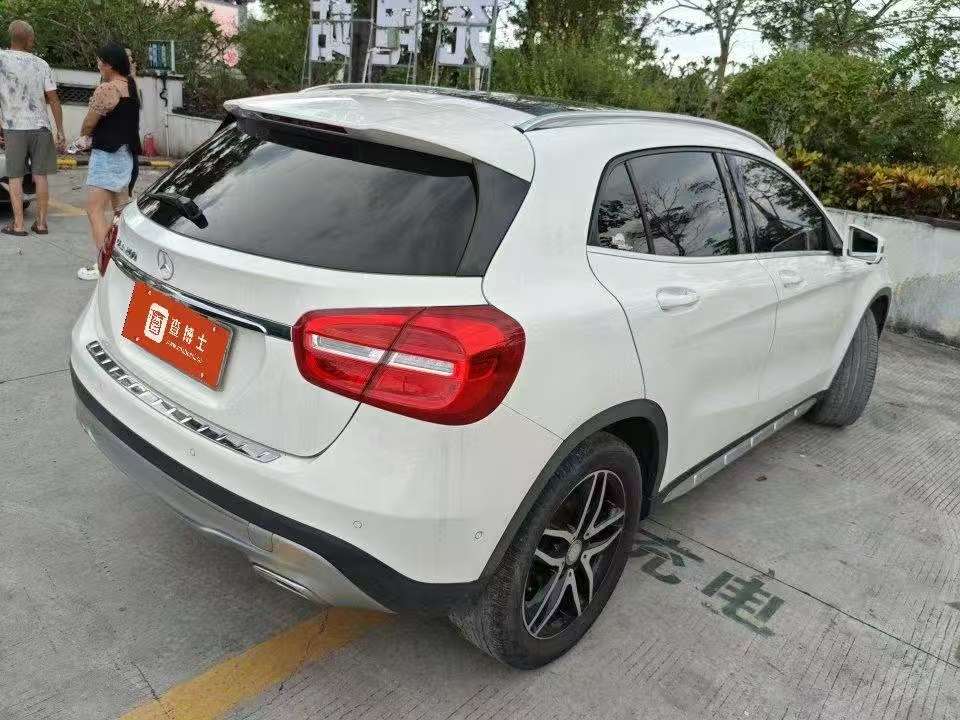 Mercedes-Benz GLA 2015 GLA200 Fashion Edition 3