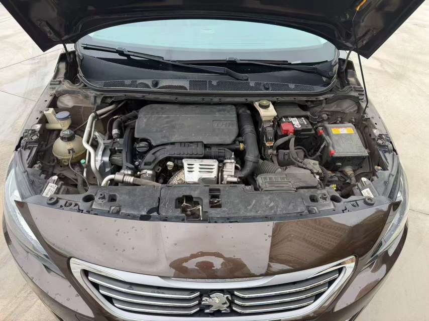 Peugeot 408 1.2T Automatic 6
