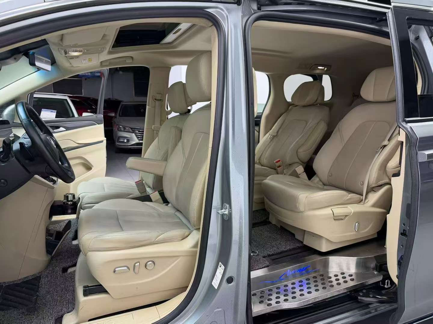 Buick GL8 ES 9