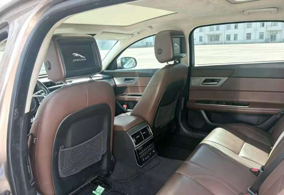 Jaguar XFL 2.0T AWD Prestige Edition 5