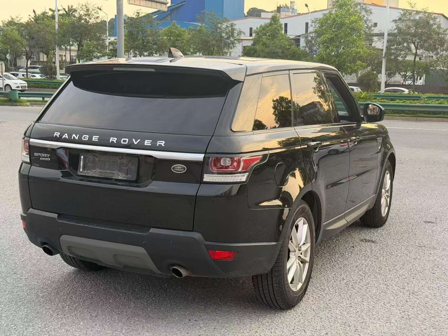 Land Rover Range Rover Sport 3.0T Gasoline SE Edition 3
