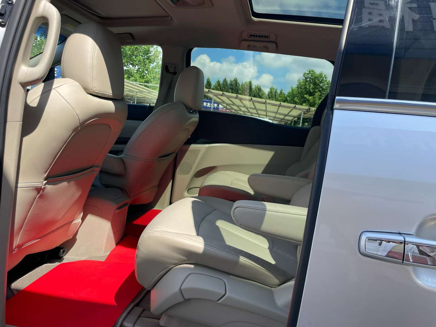Buick GL8 2.4L Executive Edition 3