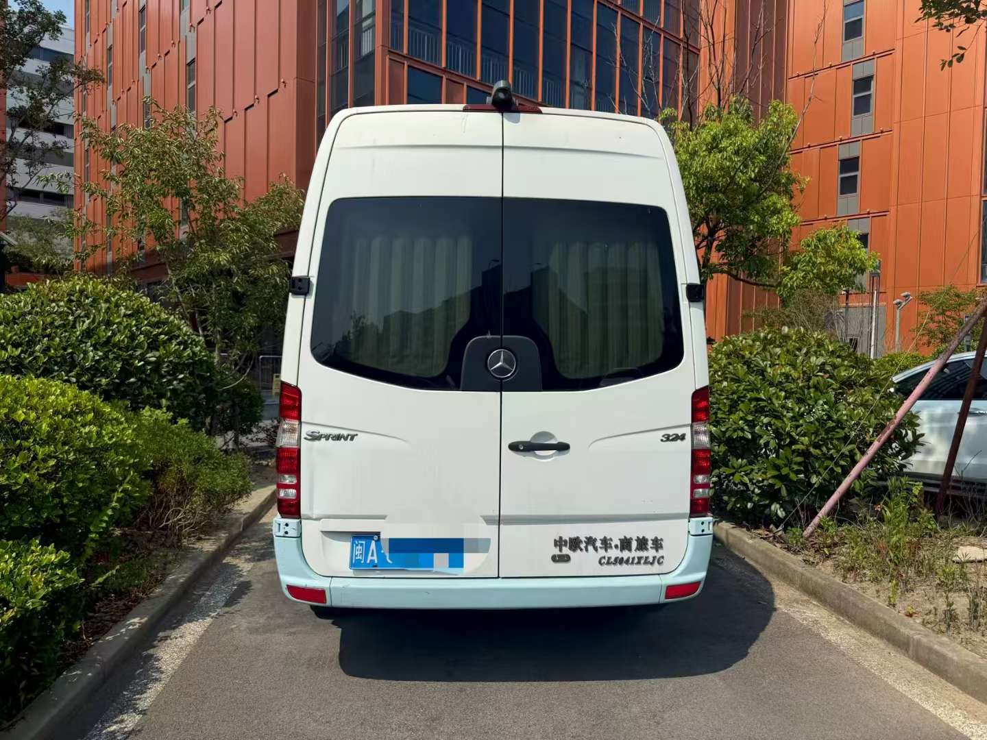 Mercedes-Benz Sprinter 4