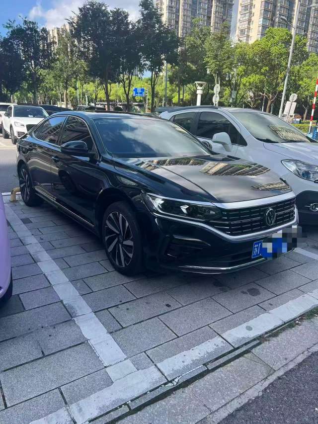 Volkswagen Passat 2023 2.0T Facelift Elite Edition 2