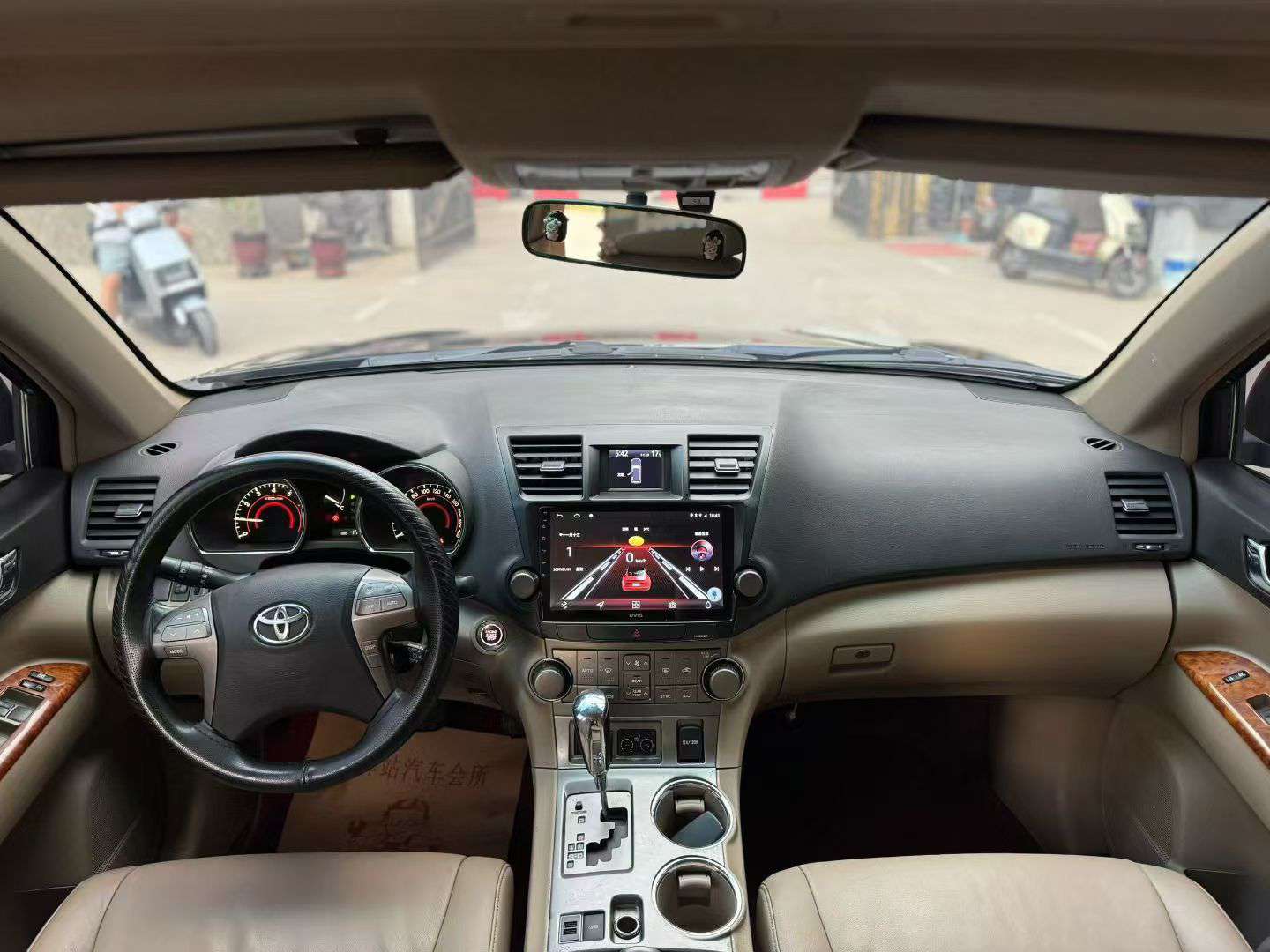 Toyota Highlander 2012 Seven-Seater High Trim 6
