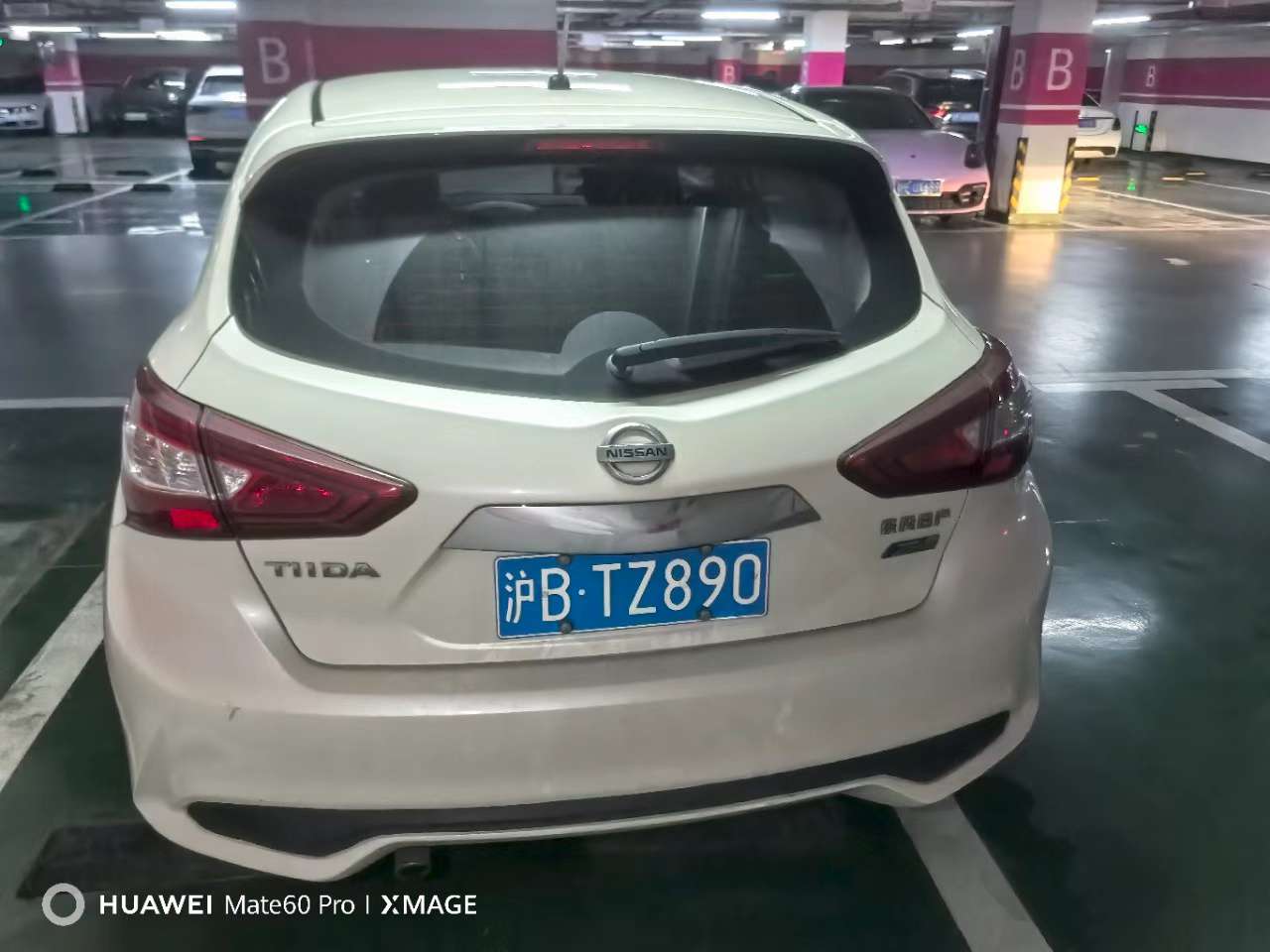 Nissan Tiida 1.6 Cool Edition 9
