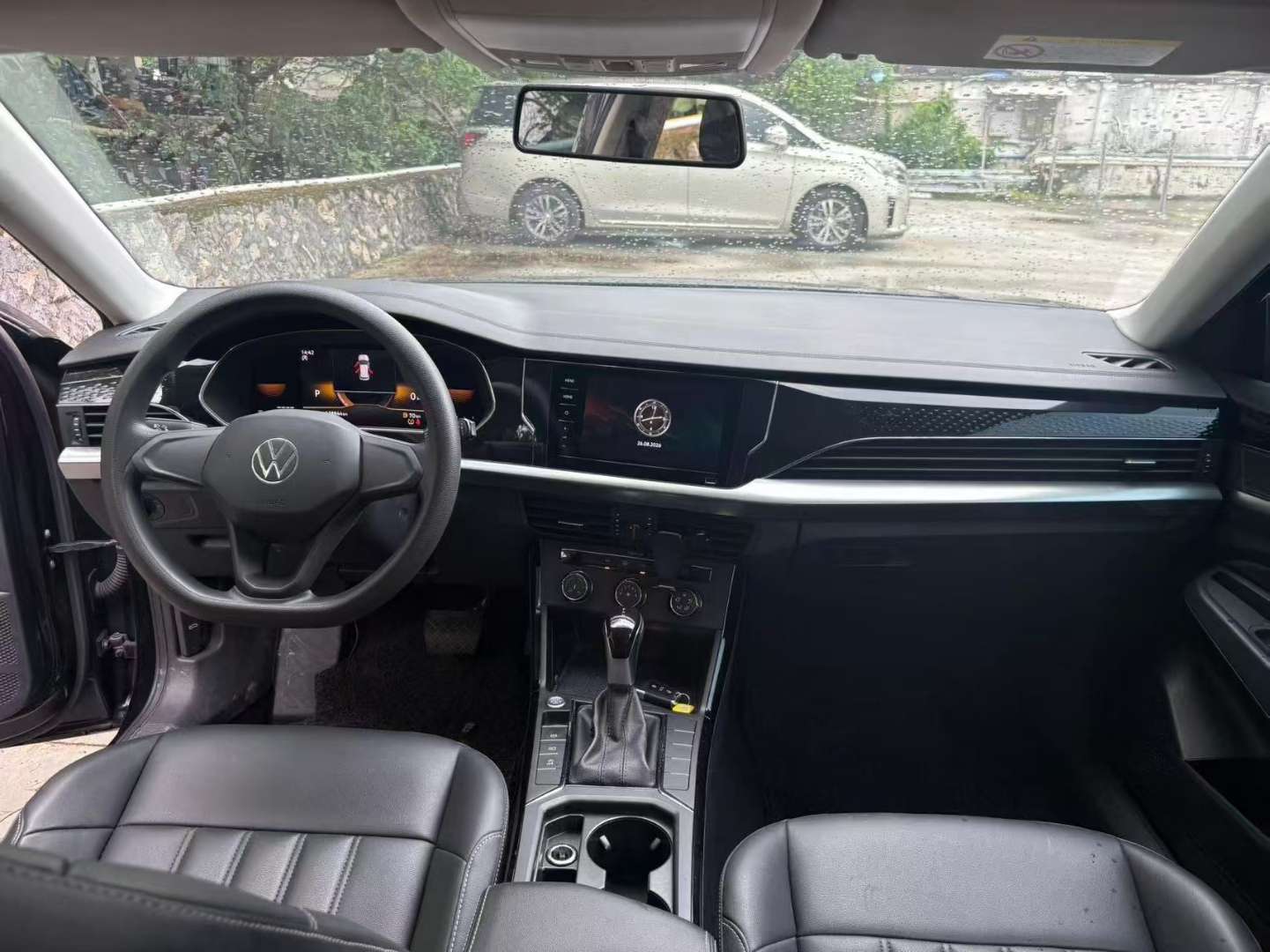 BMW 5 Series 530Le Luxury Edition 8