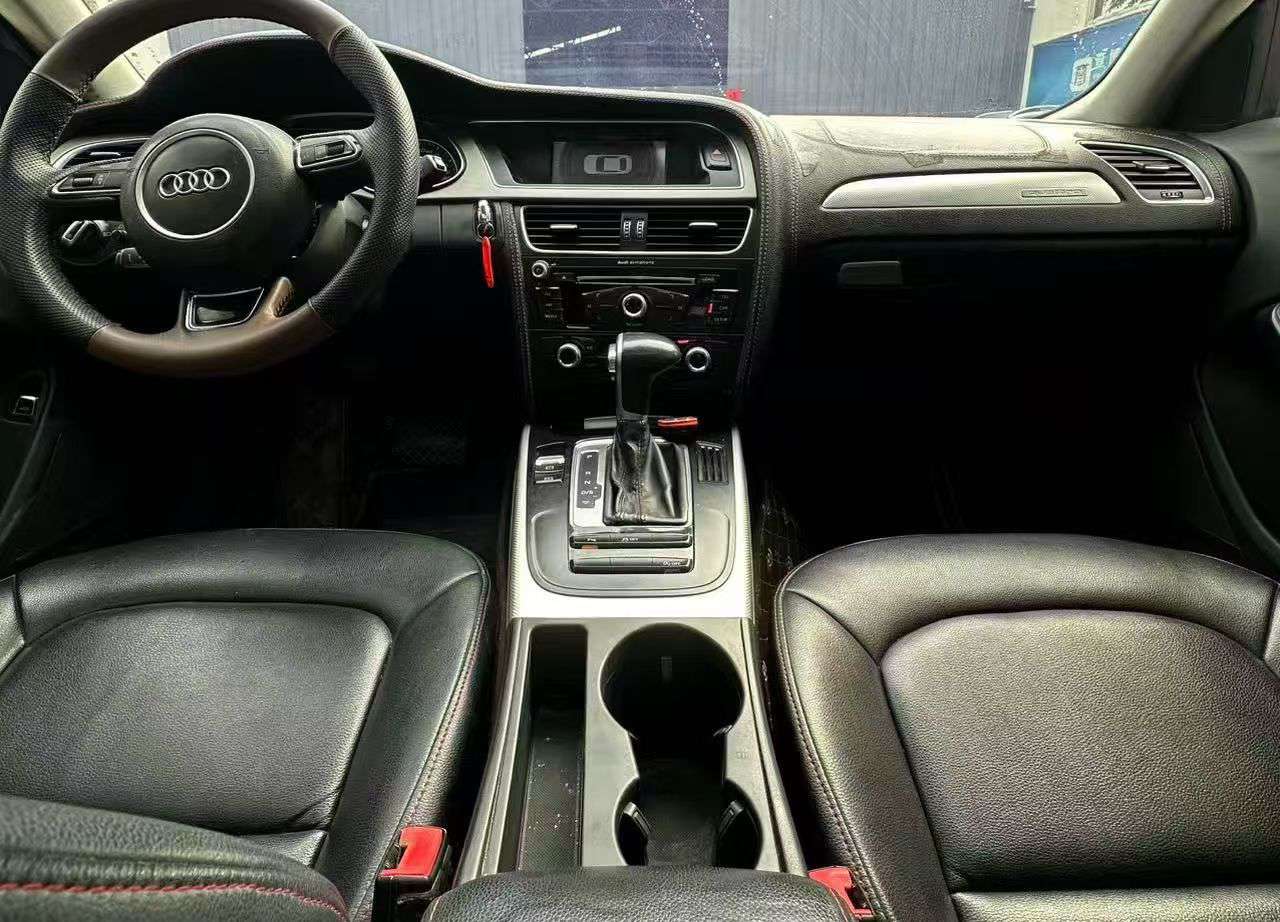 Audi A4 2015 2.0T 4WD 5