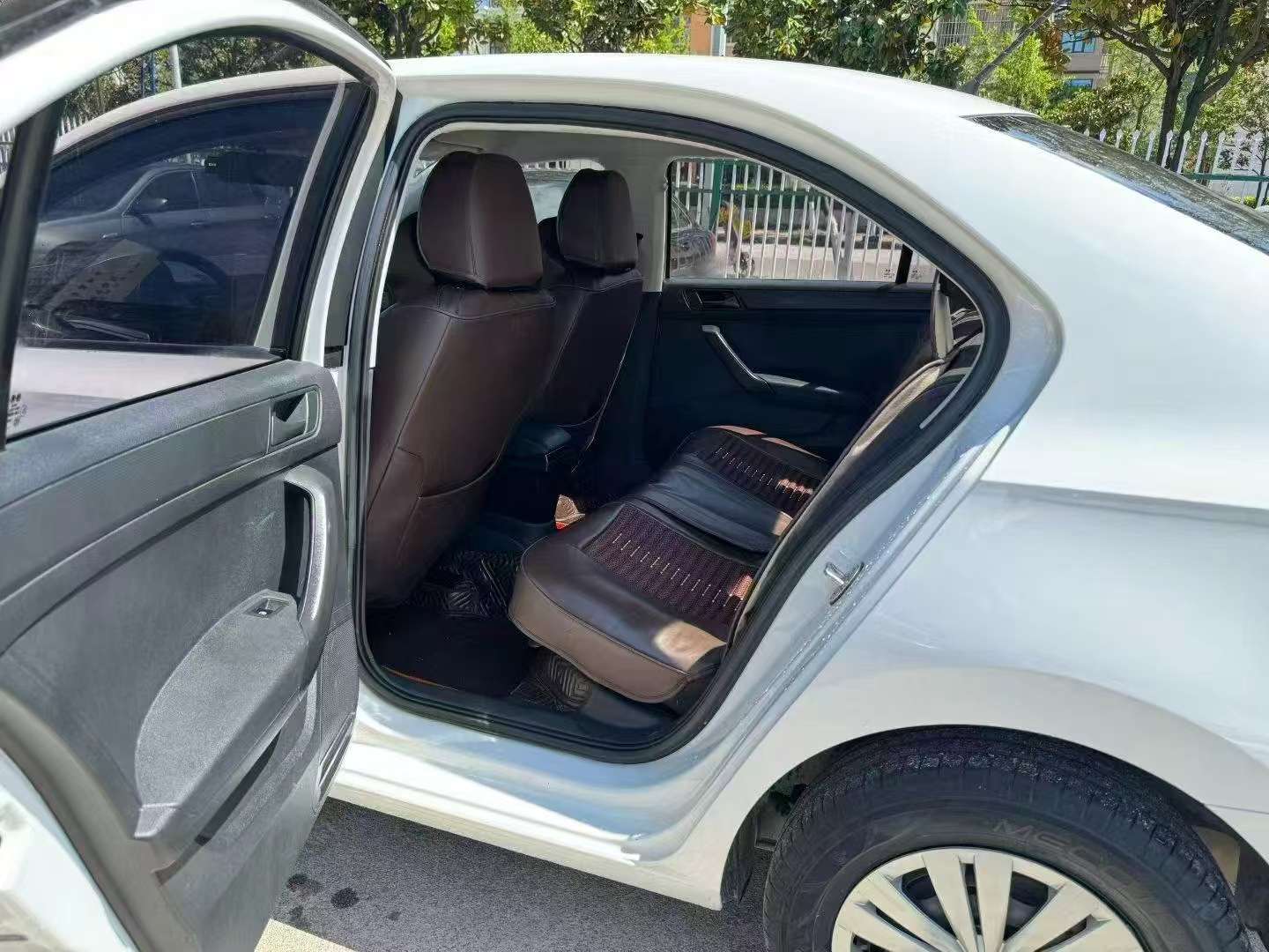 Volkswagen Santana 1.5L Automatic Style Edition 6