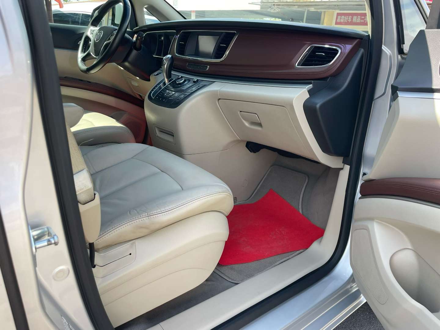 Buick GL8 2.4L Executive Edition 5