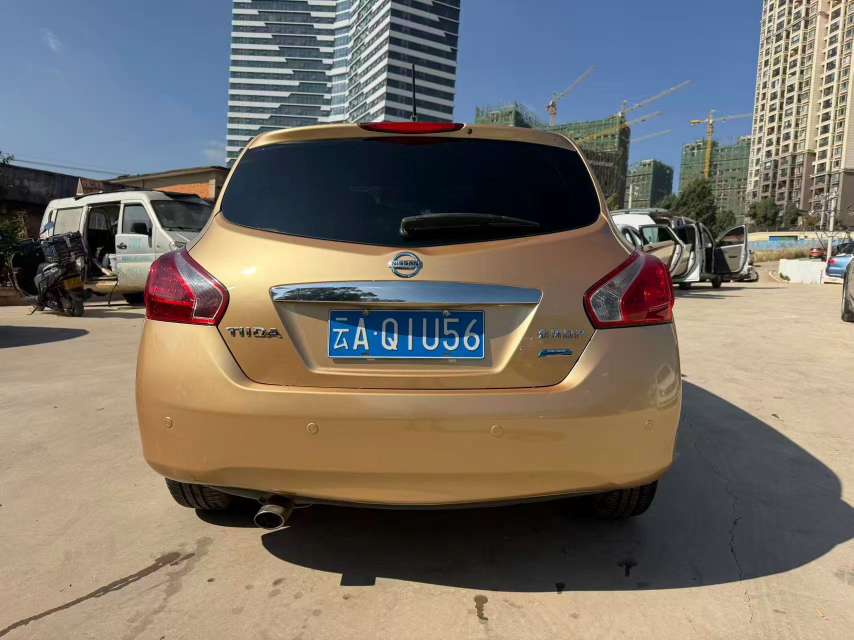 Nissan Tiida 1.6L Manual 2