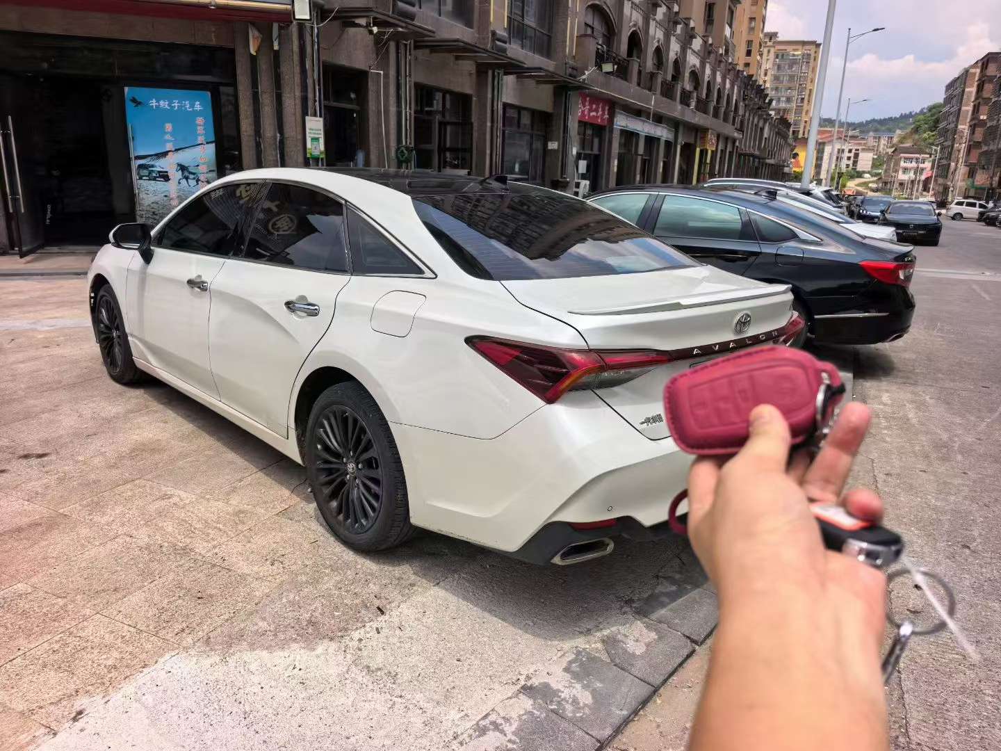 Toyota Avalon 2.5L Automatic Panoramic Sunroof 5