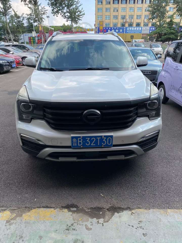 Trumpchi GS8 2