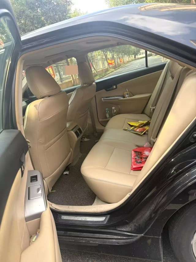 Toyota Camry 2013 Automatic Sunroof 3