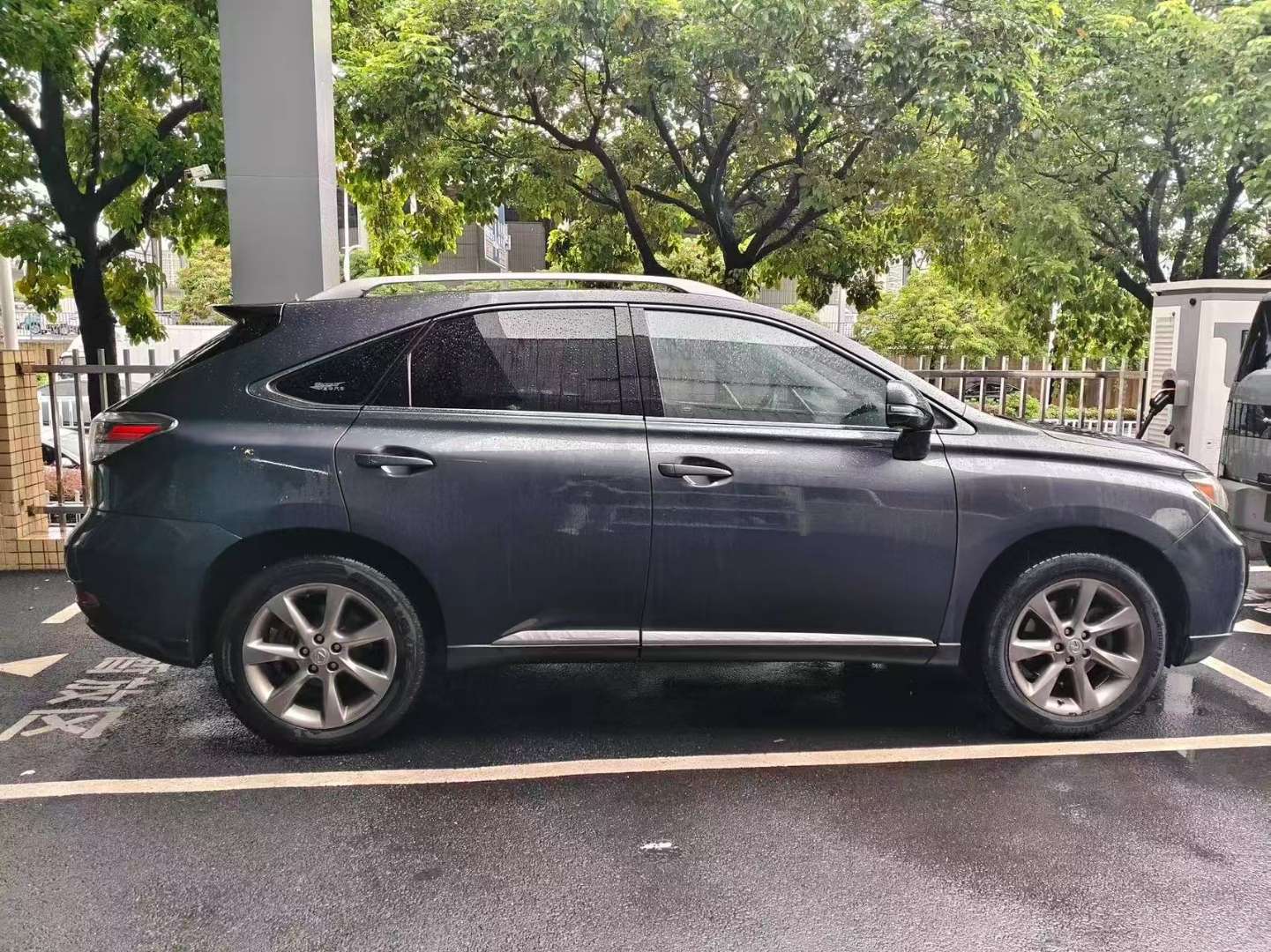 Lexus RX RX350 3.5L Automatic Sunroof Luxury 3