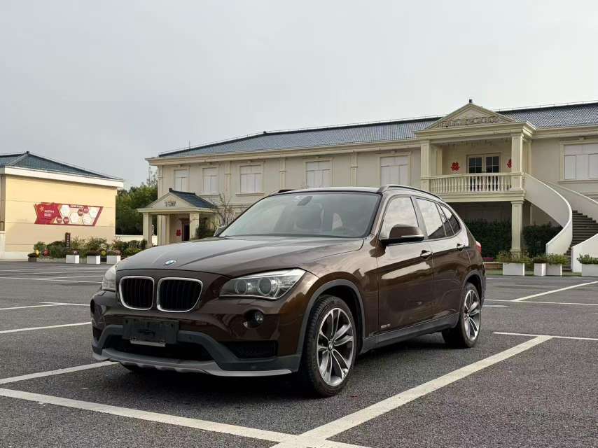 BMW X1 2015 18i Leading Plus Edition 2.0T Automatic Sunroof