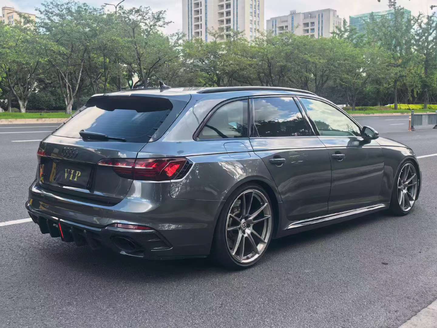 Audi RS4 Avant 2021 2.9T Dark Gold Edition 7