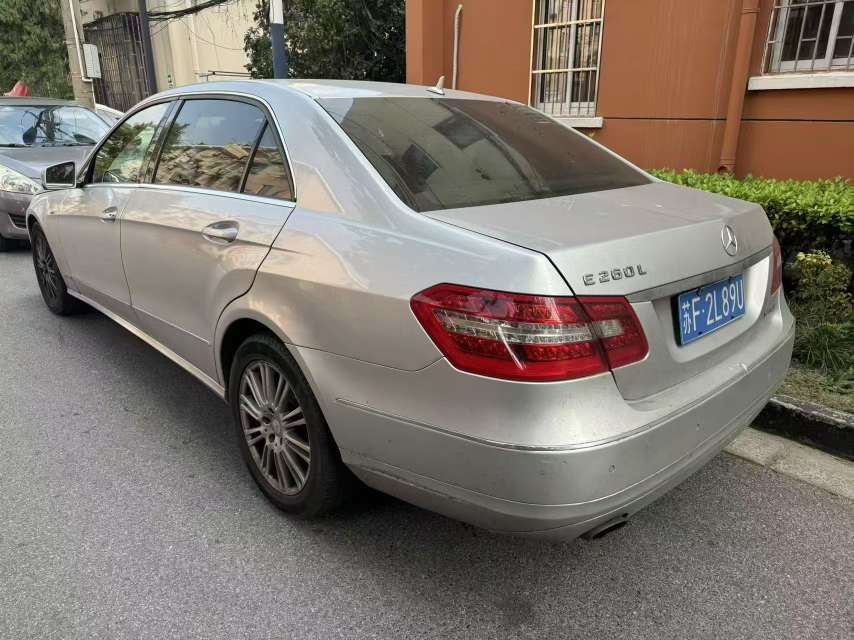 Mercedes-Benz E-Class E260