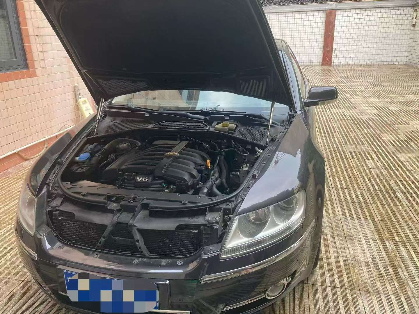 Volkswagen Phaeton 3.6L 5-Seat