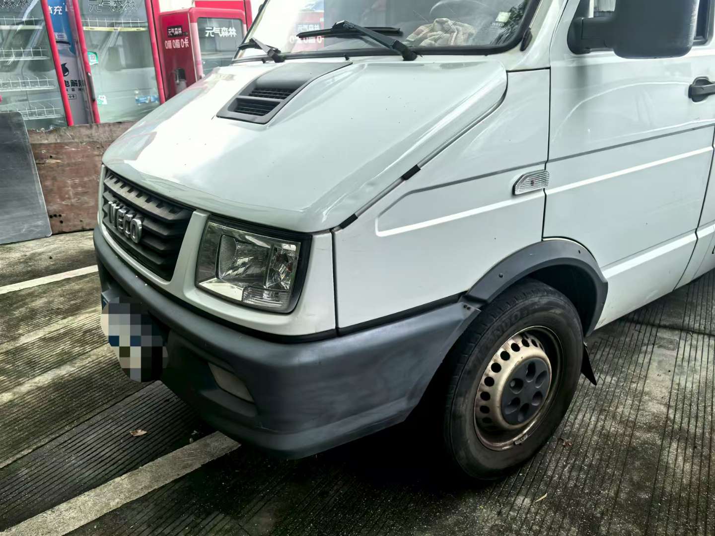 Iveco Daily 2.5T Diesel Short Wheelbase Medium Roof