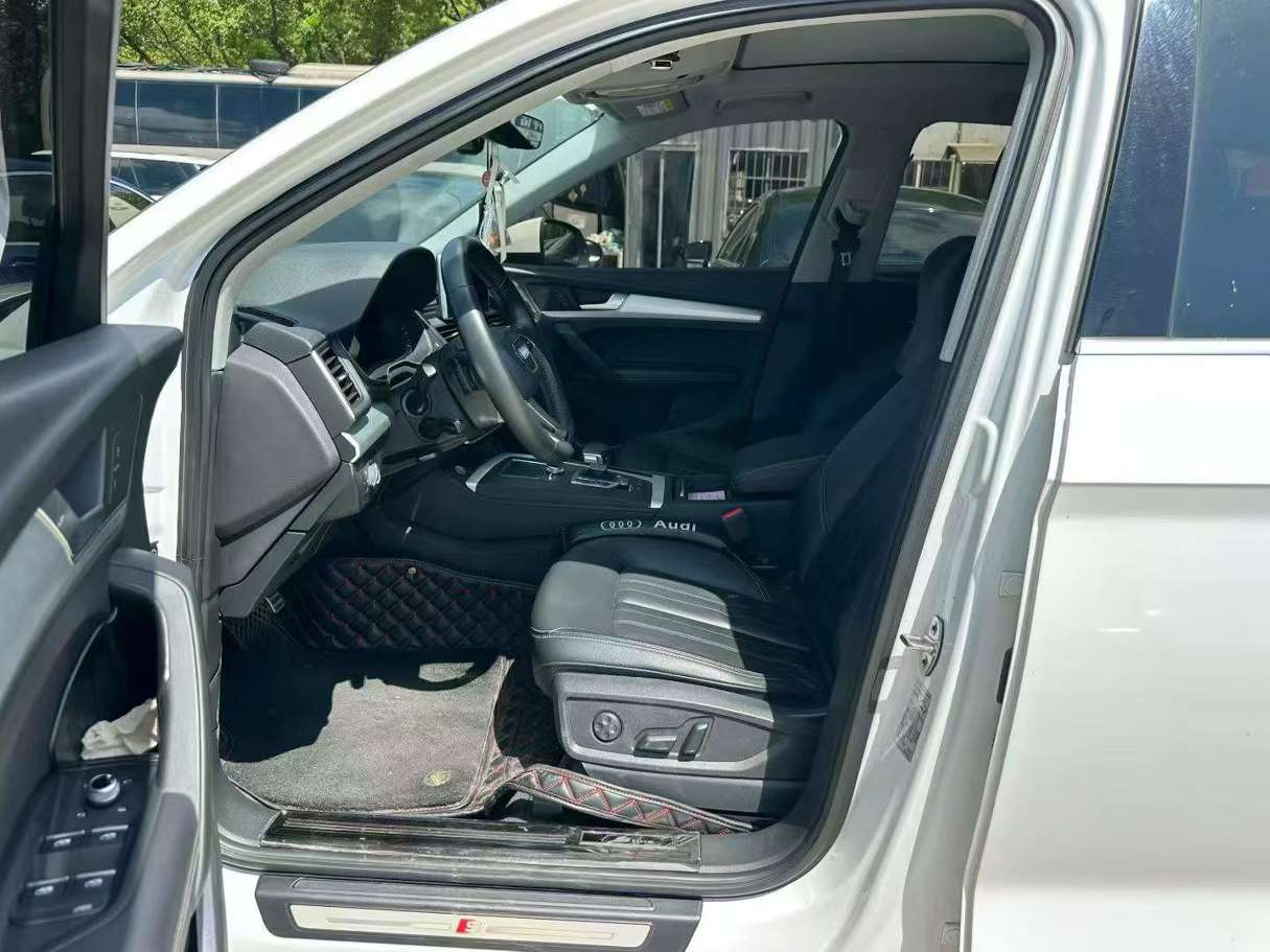 Audi Q5L Fashion 2.0T Automatic 5