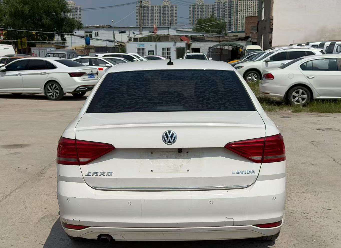 Volkswagen Lavida 1.6L Automatic Sunroof 5