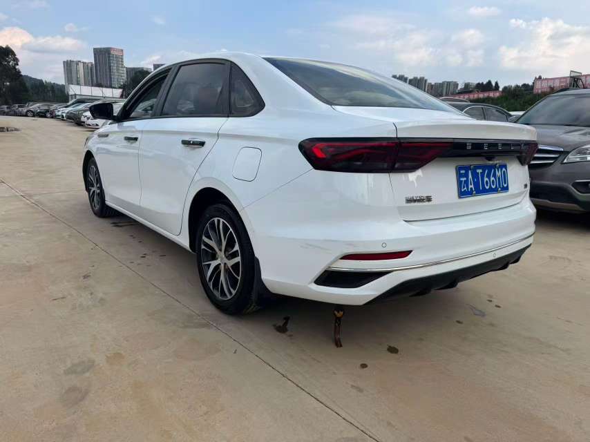 Geely Emgrand 2022 Manual 1.5L 4