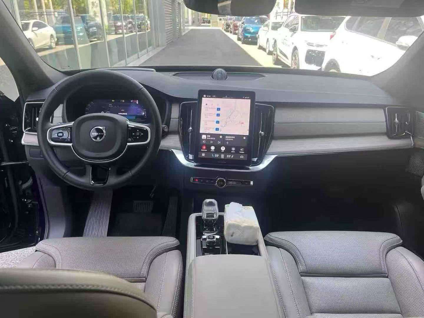 Volvo XC90 2025 Facelift T8 Ultimate Luxury Edition 2