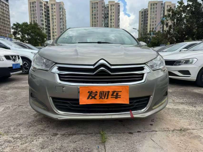 Citroën C4L 1.8 Automatic 2