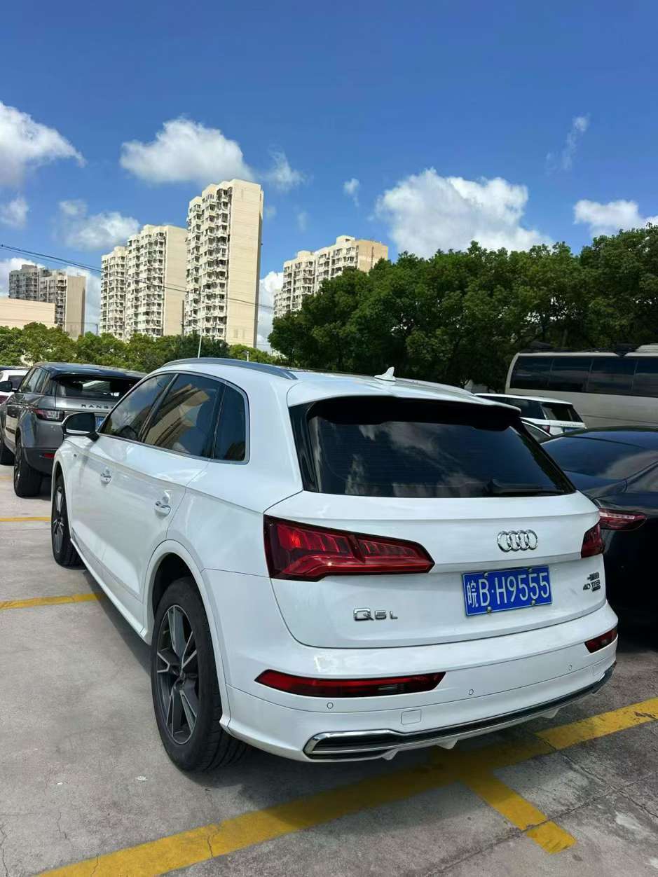 Audi Q5L Fashion 2.0T Automatic 3