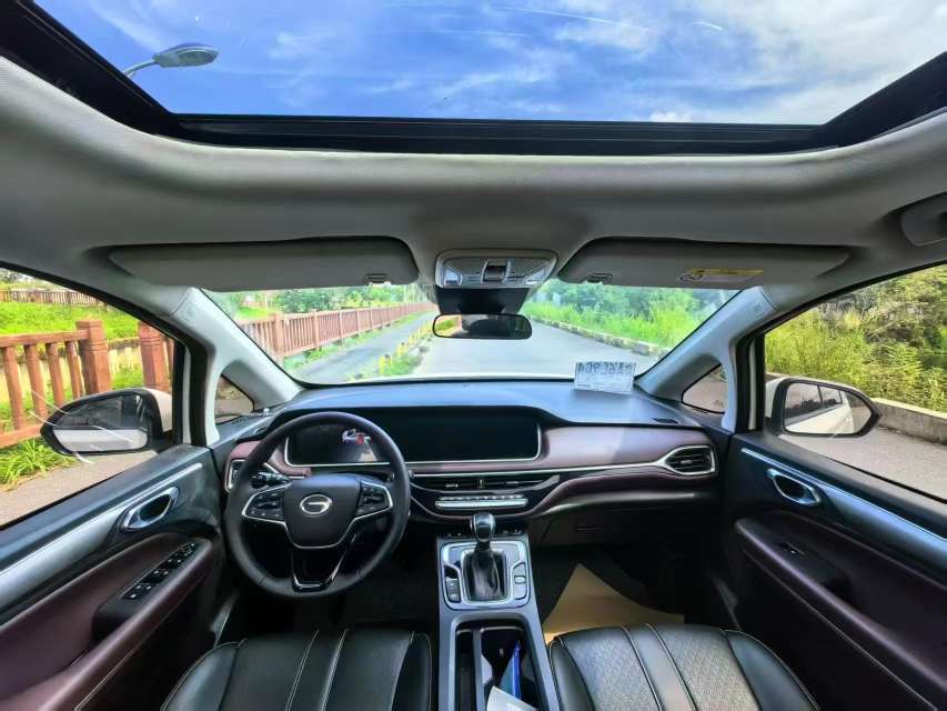 GAC Trumpchi M6 PRO 270 DCT Luxury Edition 7-Seater 3