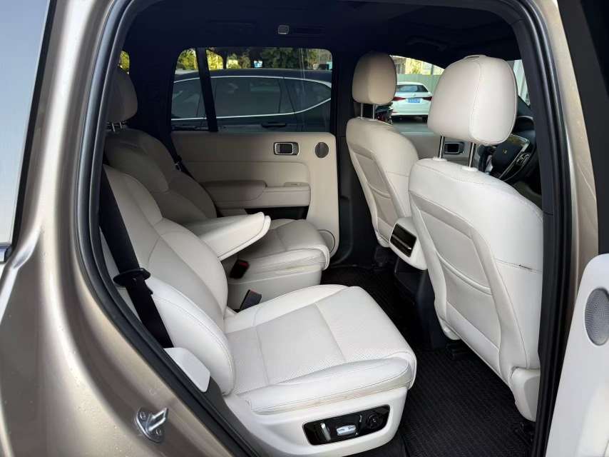 Li Auto Li L8 AIR 5
