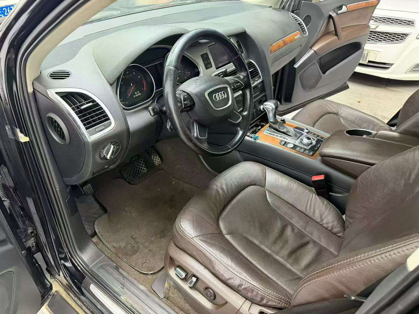 Audi A6L 8
