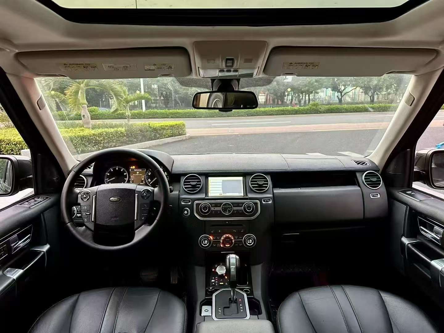 Land Rover Discovery 2011 5.0 V8 HSE 8