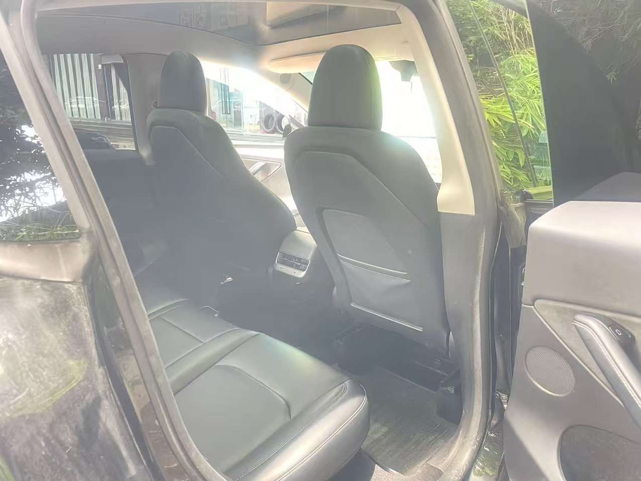 Tesla Model Y Rear-Wheel Drive Edition 8