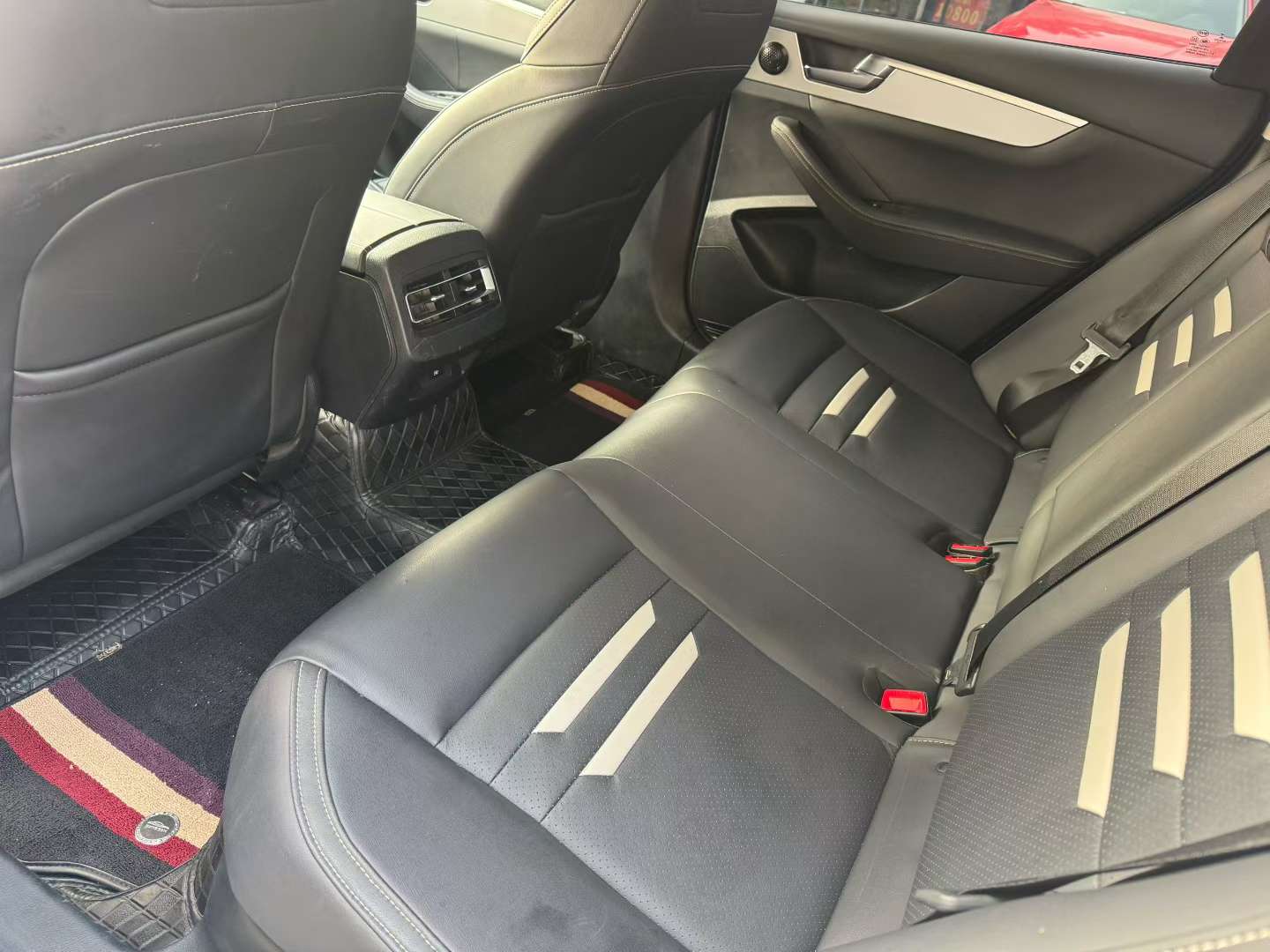 BYD Qin Pro 2019 1.5T Plug-in Hybrid 7