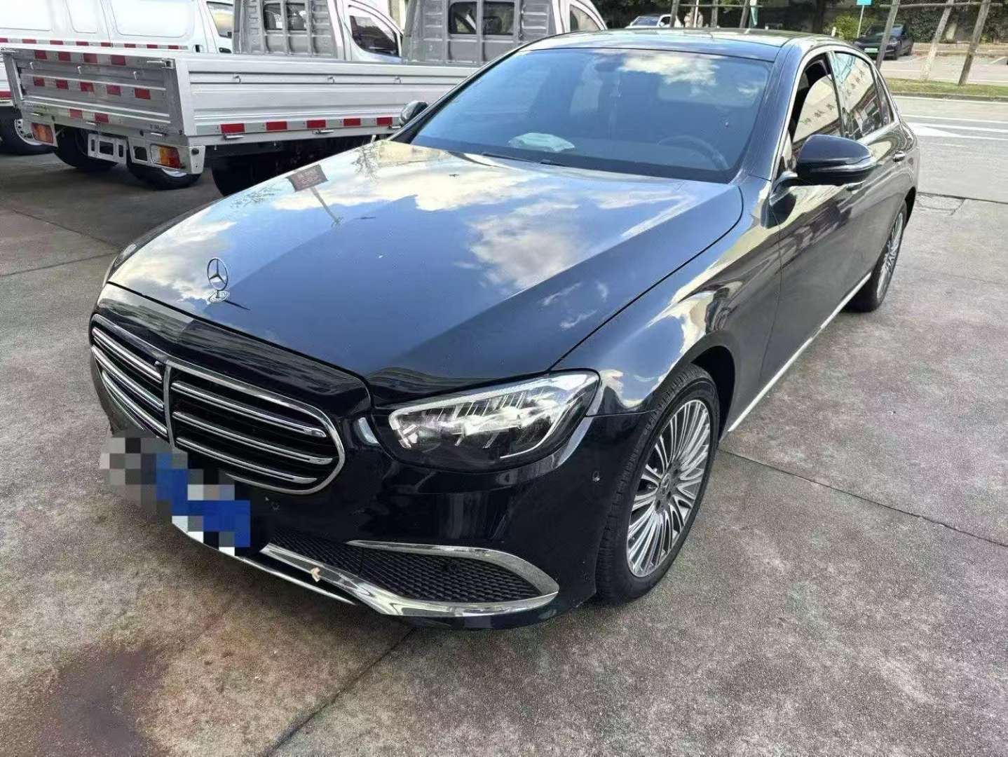 Mercedes-Benz E-Class 2023 E300L Fashion Edition