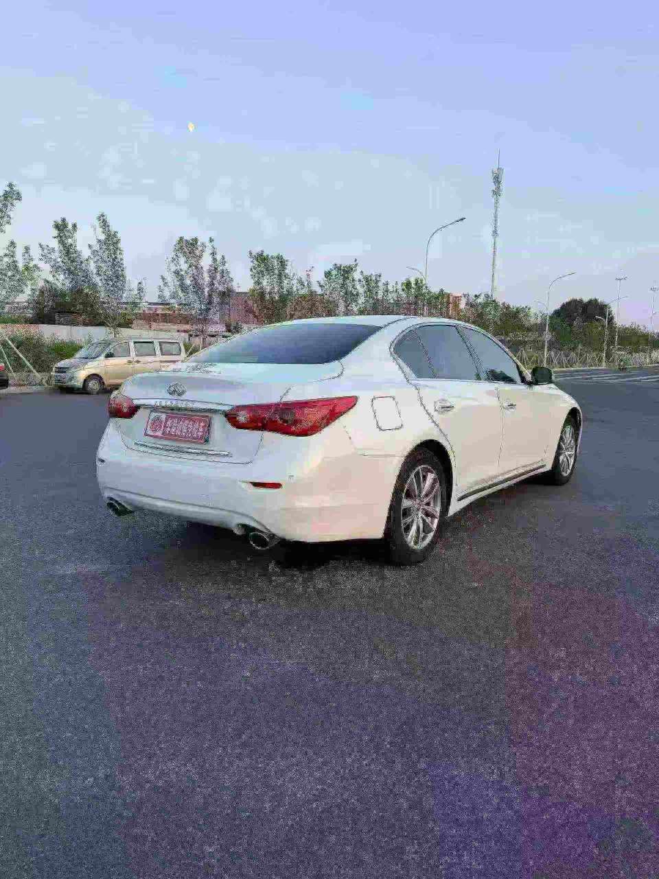 Infiniti Q50L 2015 2.0T Automatic 9