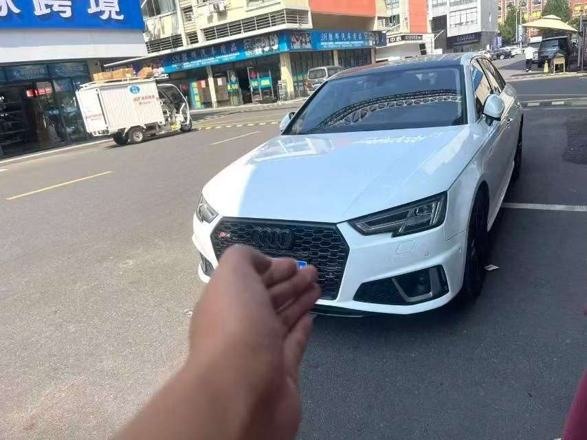 Audi A4L